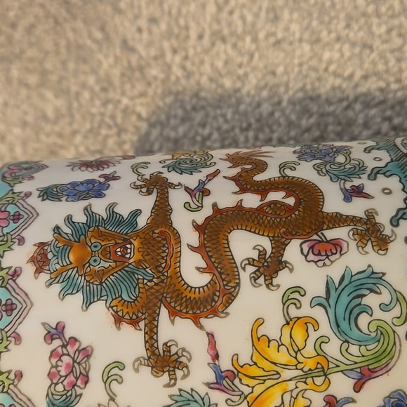 Signed Chinese Hand Painted Multi Color Dragon Floral Jar with Handle & Lid Rare - Picture 8 of 8